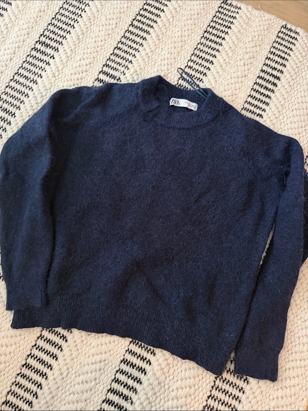 Zara Crew Neck Sweater in Blue Size Small